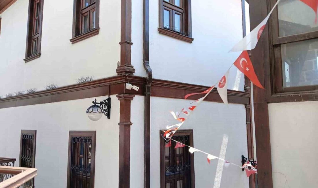 Kamu kurumlarının yöneticilerinin elektronik imzalarının kopyalanarak sahte diploma ve sürücü