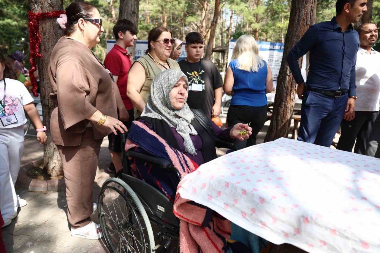 Sivas’ta sağlık sorunları nedeniyle bir süredir evinden çıkamayan 66 yaşındaki