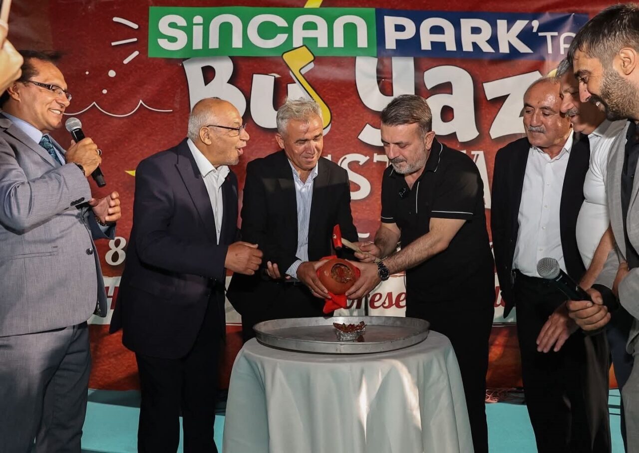 Ankara'da Sincan Park muhteşem konserlere ve birbirinden zengin kültürlerin tanıtıldığı