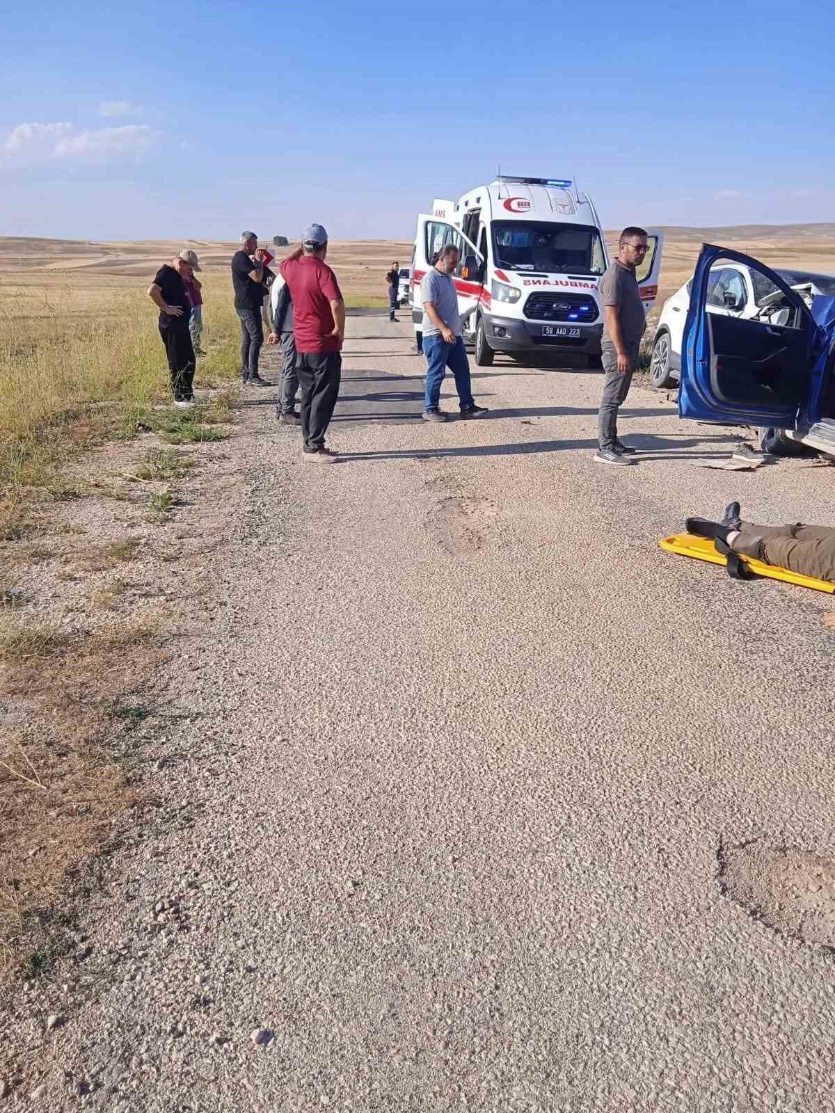 Sivas’ın Gürün ilçesinde iki otomobilin kafa kafaya çarpıştığı kazada 1