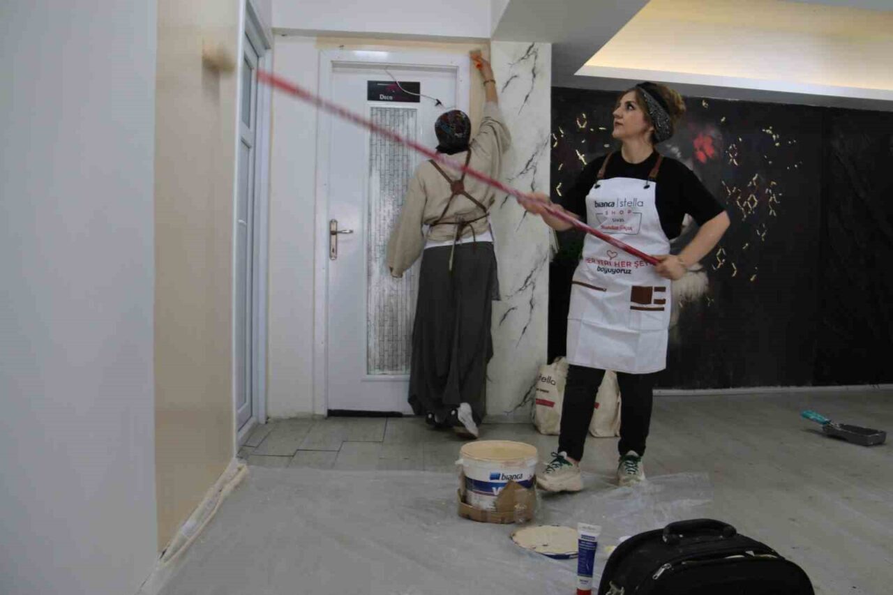 Sivas’ta yaşayan 3 çocuk annesi, hayalini kurduğu boyacılık mesleği yapmaya