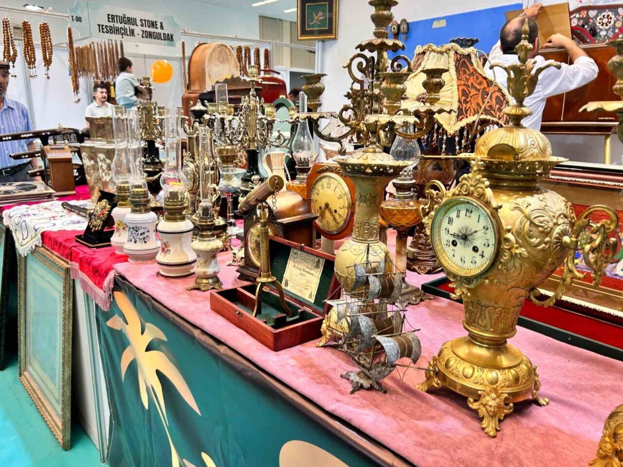 Ankara’da düzenlenen Tespih, Sanat, Antika ve Doğal Taşlar Zirvesi’nde Sultan