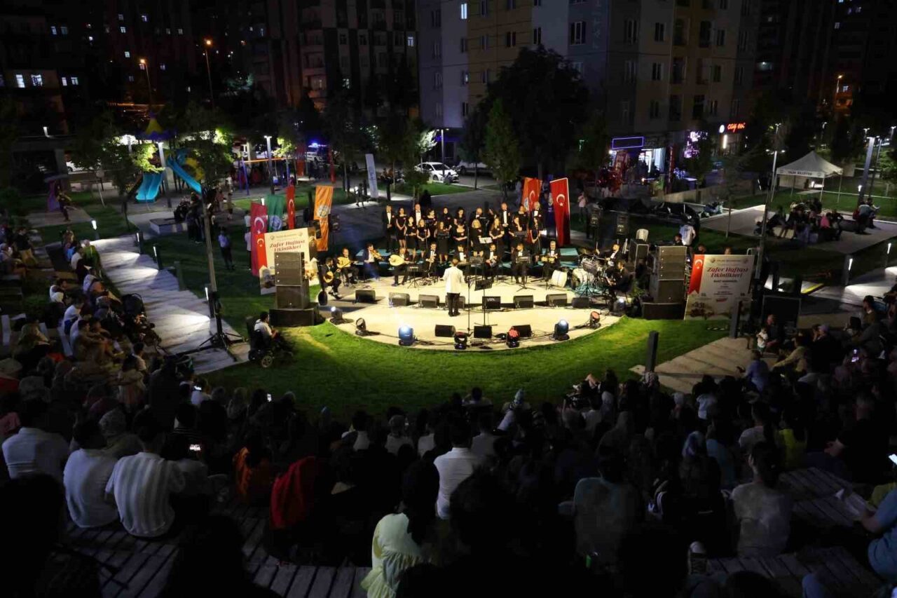 Kayseri'nin Talas Belediyesi tarafından düzenlenen ‘Malazgirt’ten Dumlupınar’a Zafer Haftası Etkinlikleri’