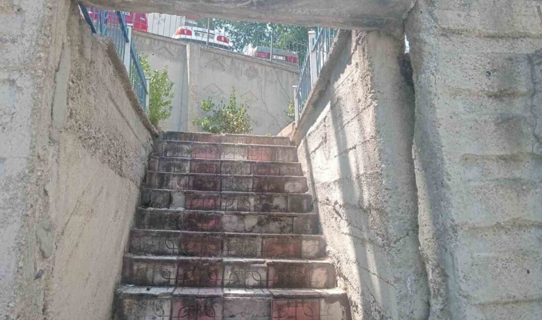 Ankara Sincan'da Mavi Asır sitesinde bulunan bir blok hakkında yıkım