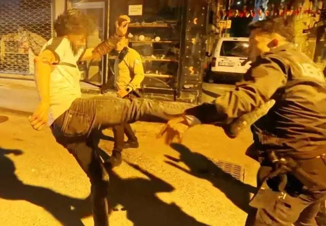 Aksaray’da iki grup arasında çıkan tartışma kısa sürede kavgaya dönüştü.