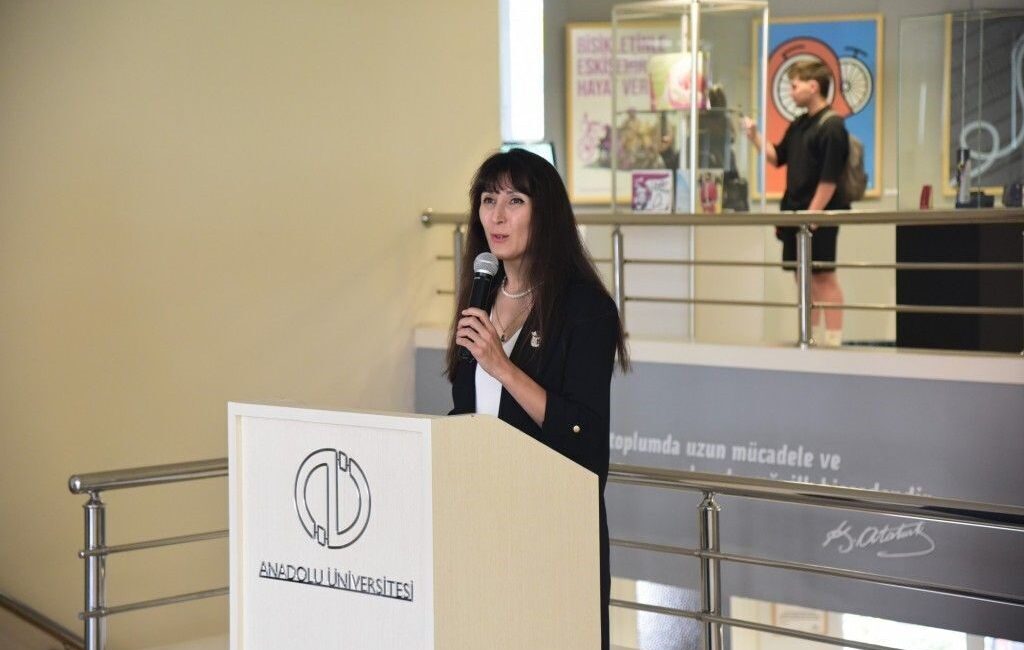 Anadolu Üniversitesi Güzel Sanatlar Fakültesi (GSF) tarafından düzenlenen "2024-2025 Mezuniyet