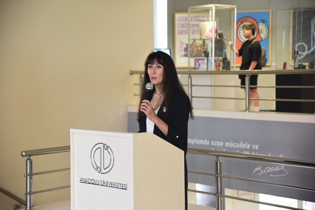 Anadolu Üniversitesi Güzel Sanatlar Fakültesi (GSF) tarafından düzenlenen "2024-2025 Mezuniyet