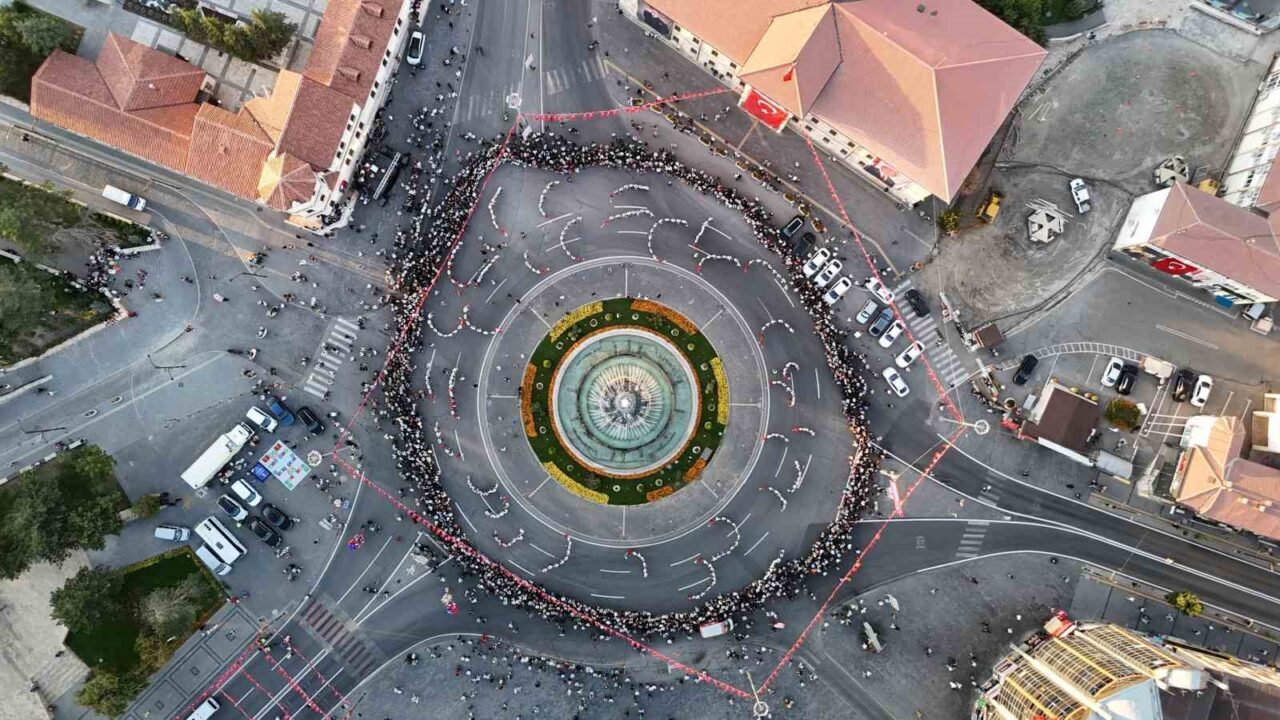 Sivas Kongresi’nin 106. yıl dönümü etkinlikleri kapsamında dünyanın en büyük