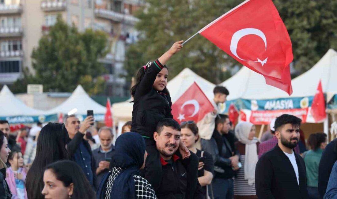  Ticaret Bakanı Ömer Bolat, Kırşehir Cacabey Meydanı’nda düzenlenen 38. Ahilik