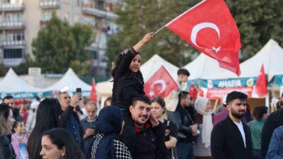 Ticaret Bakanı Ömer Bolat, Kırşehir Cacabey Meydanı’nda düzenlenen 38. Ahilik