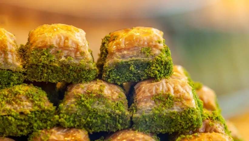 Ankara’da faaliyet gösteren 2 baklava firmasına ait ürünlerde gıda boyası