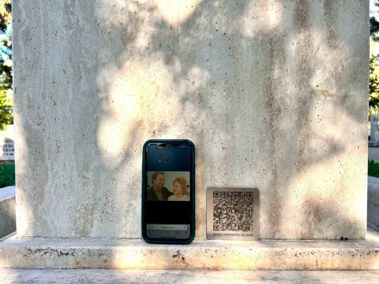 Ankara’da mezar taşlarına eklenen QR kodlar sayesinde vatandaşlar, hayatını kaybeden