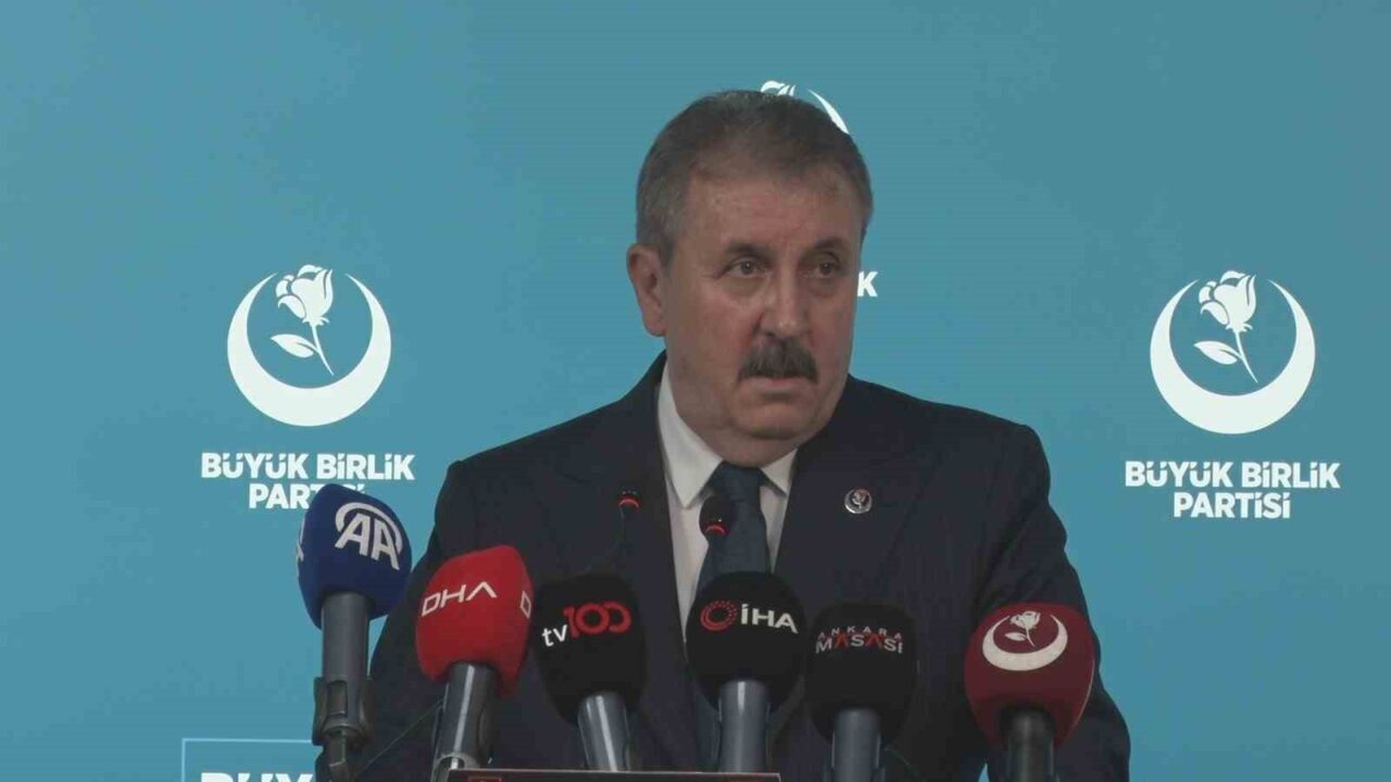 Büyük Birlik Partisi (BBP) Genel Başkanı Mustafa Destici, "18 yaşı