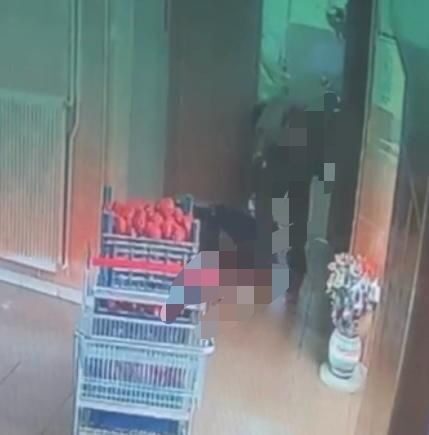 Kayseri’nin Talas ilçesinde tartıştığı şahıs tarafından defalarca bıçaklanan bina görevlisi