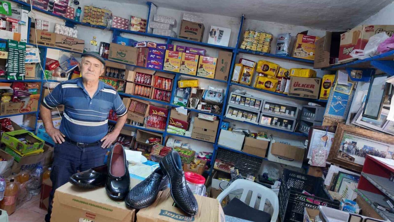 Eskişehir’in Seyitgazi ilçesinde hizmete devam eden 60 yıllık tarihi bakkalın