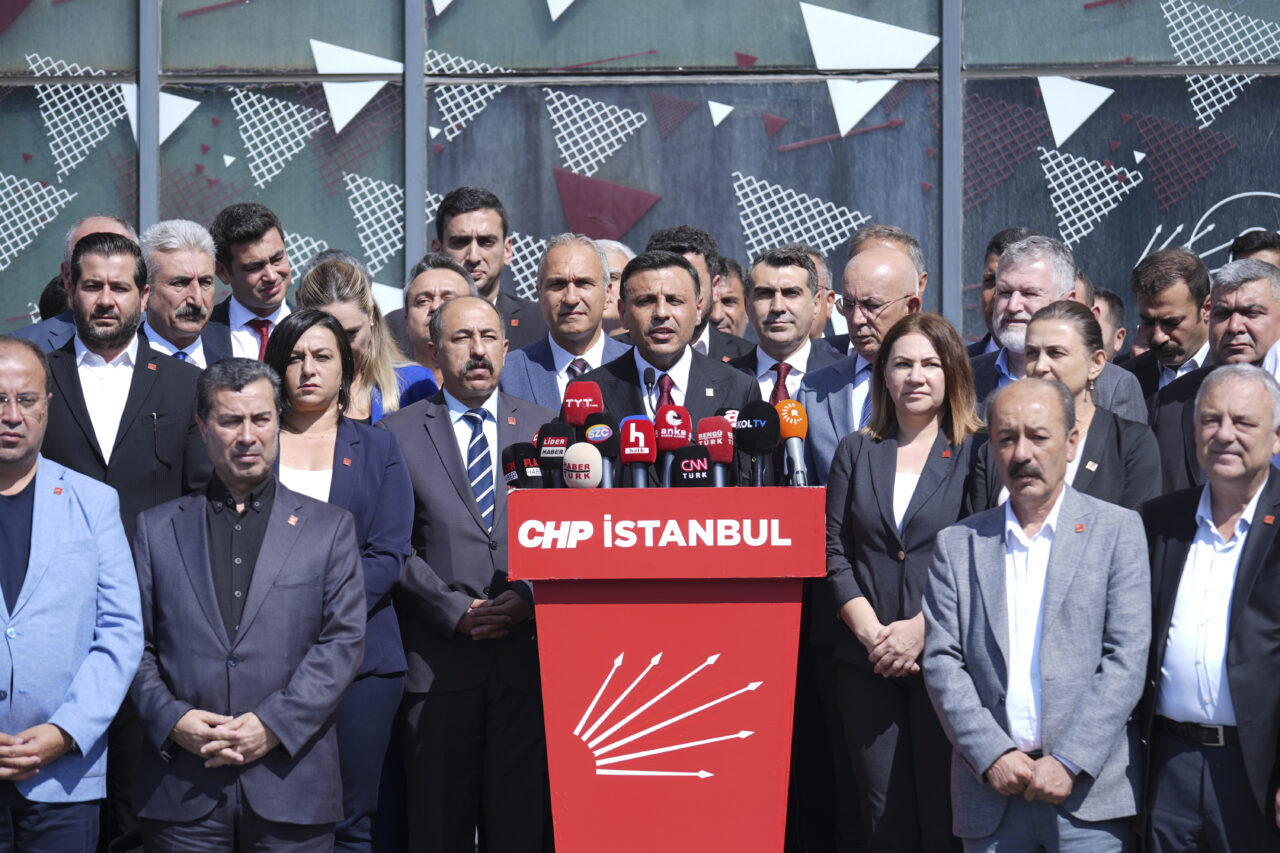 Cumhuriyet Halk Partisi (CHP) İstanbul İl Başkanlığı görevinden tedbir kararıyla