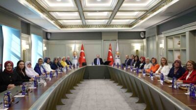 Cumhurbaşkanı Recep Tayyip Erdoğan, AK Partili kadın belediye başkanlarını kabul
