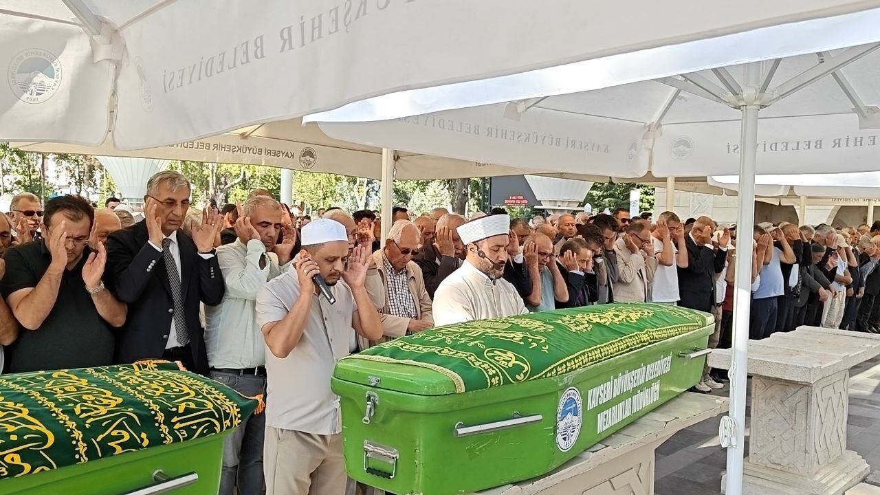 Dadaloğlu Vakfı Kurucu Başkanı Ahmet Özsoy, hayatını kaybetti.