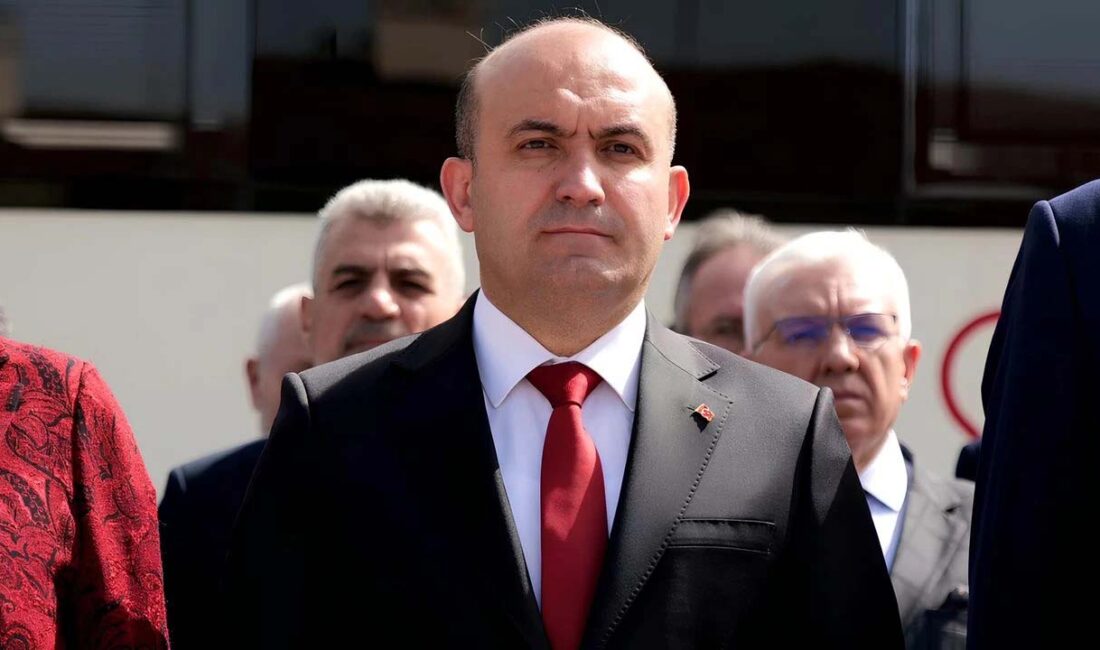 AK Parti Eskişehir İl Başkanı Gürhan Albayrak, evinin önünde saldırıya