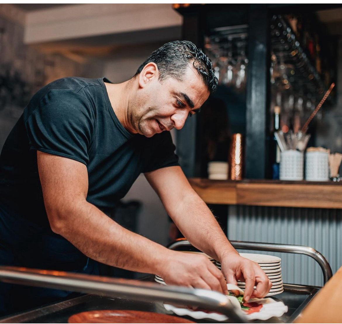 Artık her şey bir ekranın ışığında parlıyor. Bir fotoğraf, bir