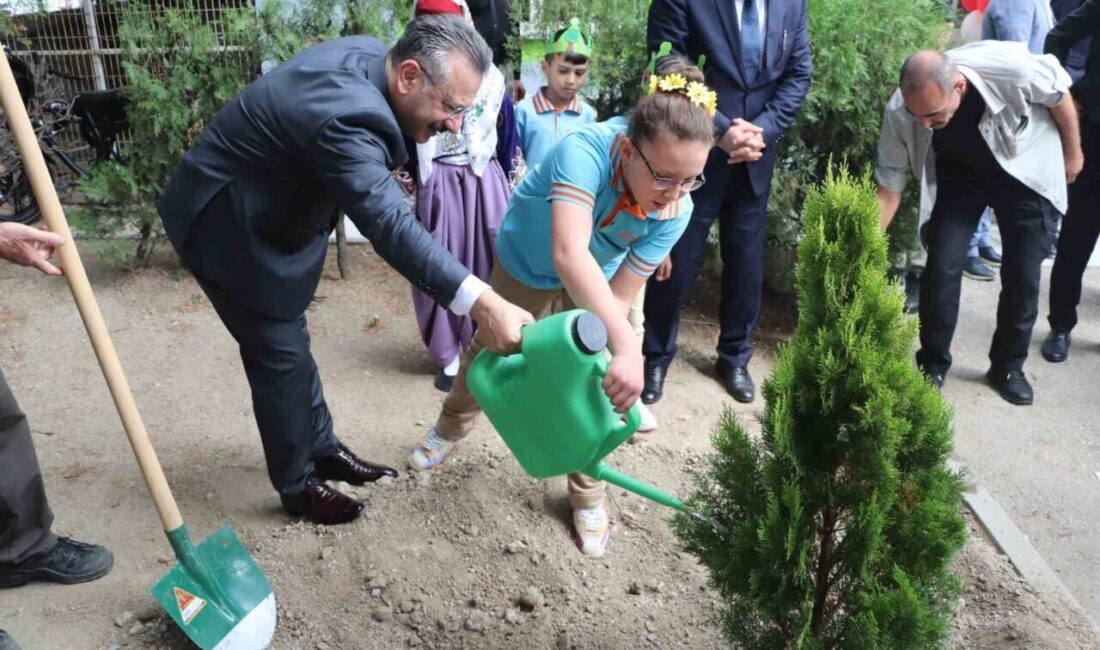 Eskişehir’de 2025-2026 eğitim-öğretim yılı açılış töreninde, Milli Eğitim Bakanlığı’nın "Yeşil