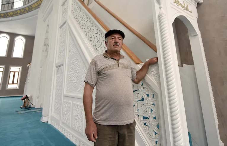 Trabzonlu taş oyma ustası Hayri Dertlioğlu, Türkiye genelinde “Yılın Ahisi”