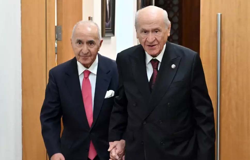 Eski CHP Genel Başkanı ve TBMM eski Başkanı Hikmet Çetin,