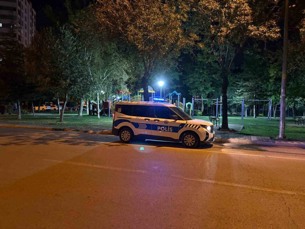 Kayseri’nin Melikgazi ilçesinde iki grup arasında çıkan kavgada bir kişi