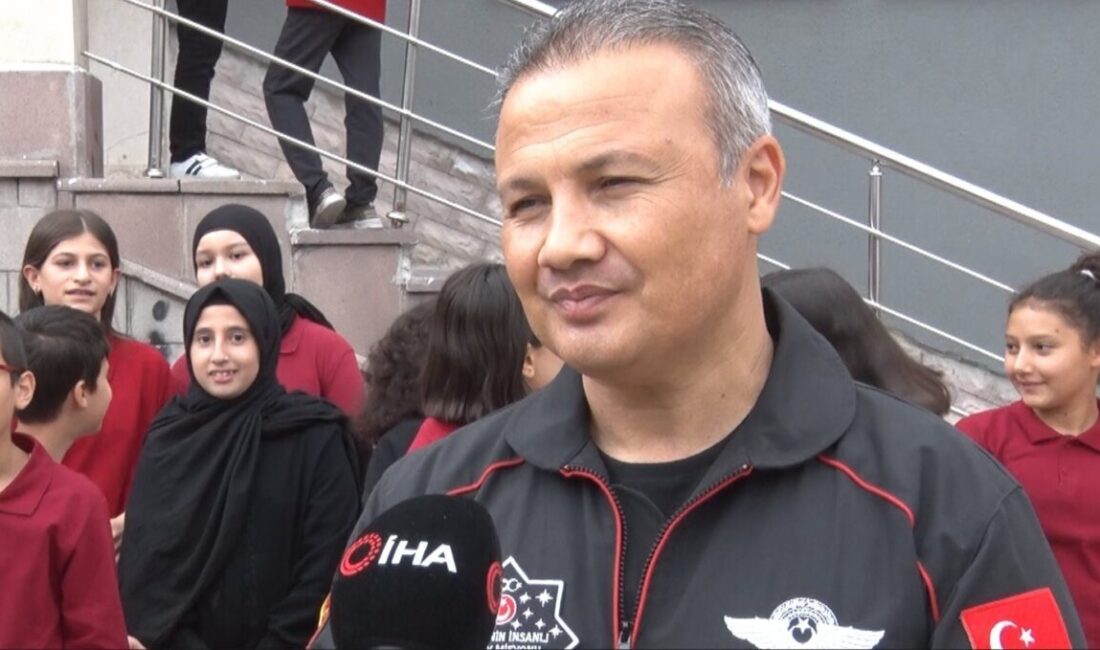 İlk Türk Astronot Alper Gezeravcı, yeni eğitim öğretim yılının ilk