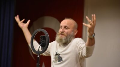 İnönü Belediyesi tarafından organize edilen gecede, başrollerini Çetin Altay ve