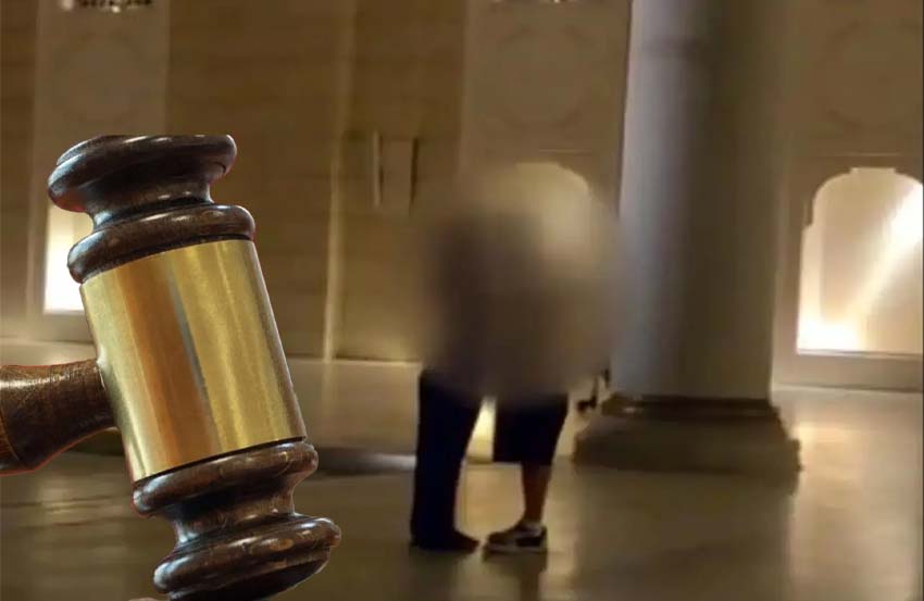 İstanbul’un ilçesi Üsküdar’daki Büyük Çamlıca Camii’nde uygunsuz hareketlerde bulunduğu tespit