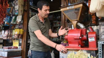Eskişehir’de baharatçı ve kahveci esnafı olan Metin Ağılönü, yaklaşık yarım