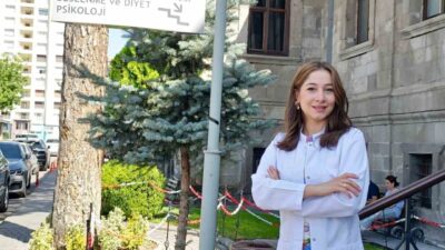 Kanser hastalarının beslenmesiyle ilgili öneriler sunan Diyetisyen Burcu Özger, "Tedavi