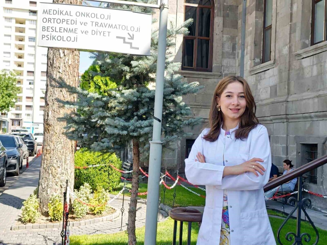 Kanser hastalarının beslenmesiyle ilgili öneriler sunan Diyetisyen Burcu Özger, "Tedavi