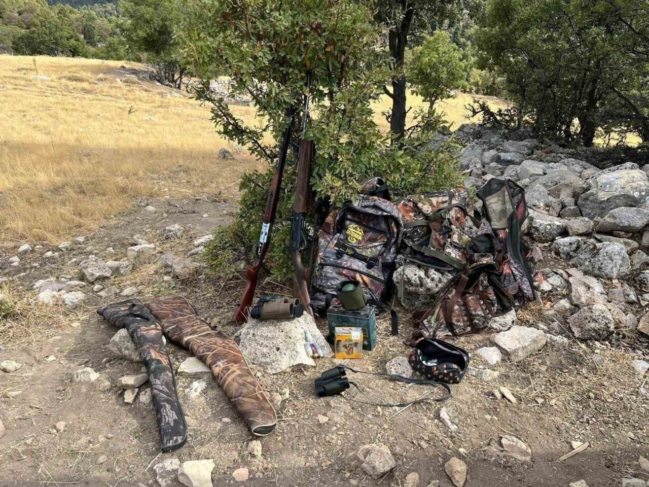 Karaman’da jandarma ekiplerince yapılan çalışmada çeşitli suçlardan aranan 8 kişi