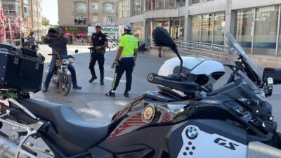 Karaman’da trafik güvenliğini artırmak ve kazaları önlemek amacıyla yapılan motosiklet
