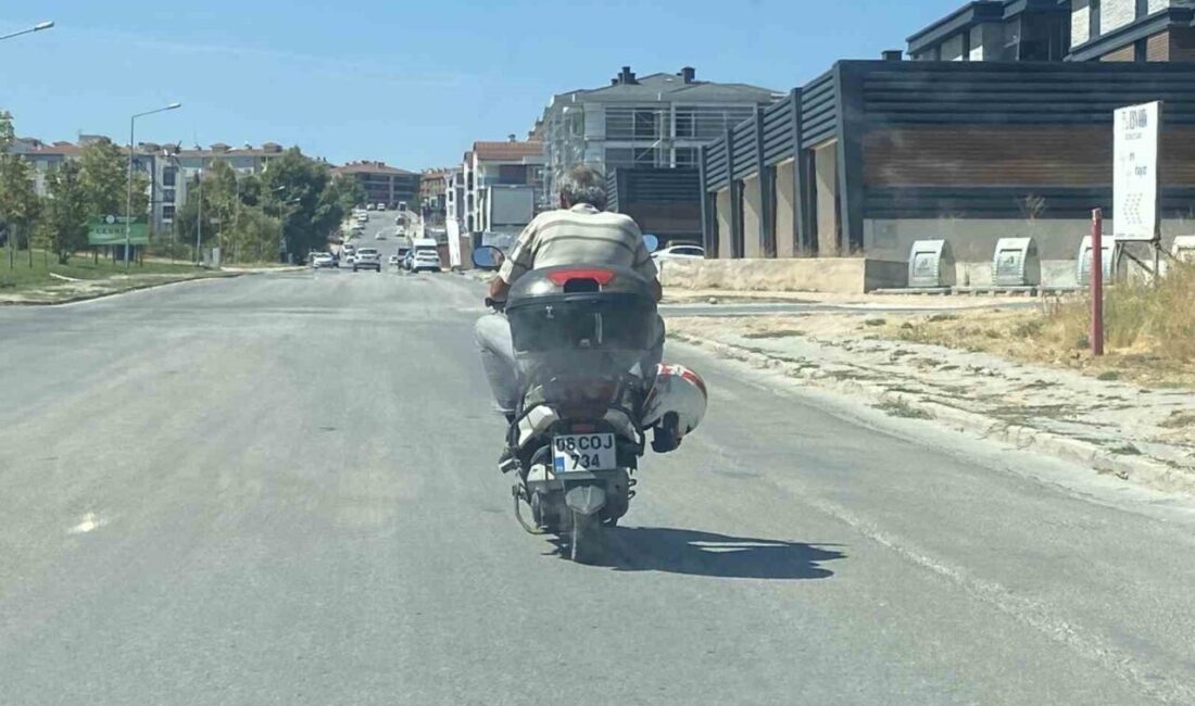 Eskişehir’de yanındaki kaskı kafası yerine motosikletin demirine takan bir sürücü