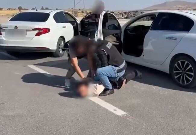 Kayseri İl Emniyet Müdürlüğü ekiplerince yapılan çalışmalarda 21 adet ruhsatsız