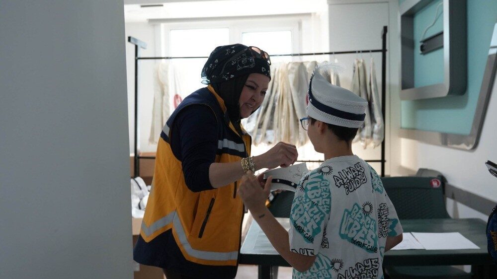 Ankara'nın Keçiören Belediyesi tarafından ihtiyaç sahibi ailelerin çocuklarına ücretsiz sünnet