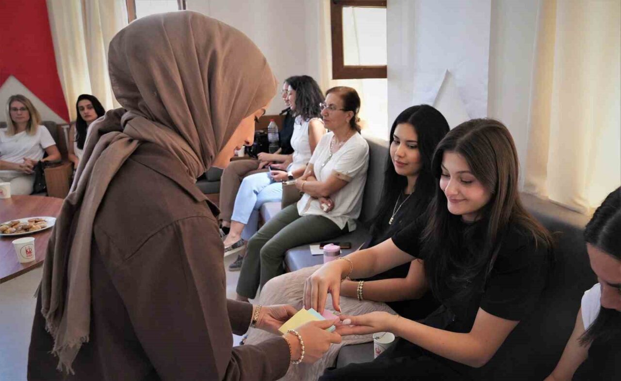 Ankara'nın Keçiören Belediyesi, yeni eğitim-öğretim yılı öncesinde velileri bilinçlendirmek ve