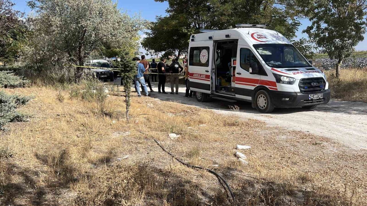 Konya’da 28 yaşındaki bir genç, yol kenarında ölü bulundu.