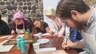 Kayseri Büyükşehir Belediyesi bünyesinde hizmet veren Kayseri Mesleki Eğitim ve