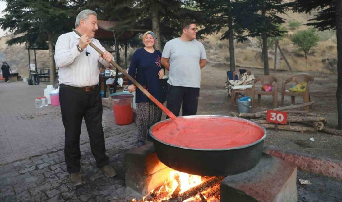 Kayseri'nin Melikgazi Belediyesi’nin vatandaşlara salçalarını nezih ve steril ortamda yapma