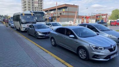 Eskişehir’de yeni eğitim-öğretim yılının ilk günü sebebiyle sabah saatlerinde oluşan