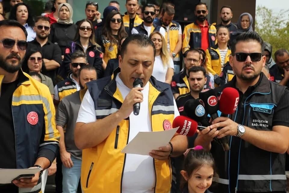 Eskişehir Sağlık-Sen Başkanı Hasan Hüseyin Köksal, sağlık ekiplerinin 2 şahıs