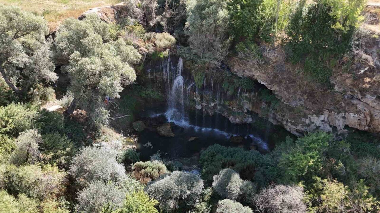 Sivas’ın Yıldız Beldesi’nde bulunan ve ’Saklı Cennet’ olarak bilinen Değirmenaltı