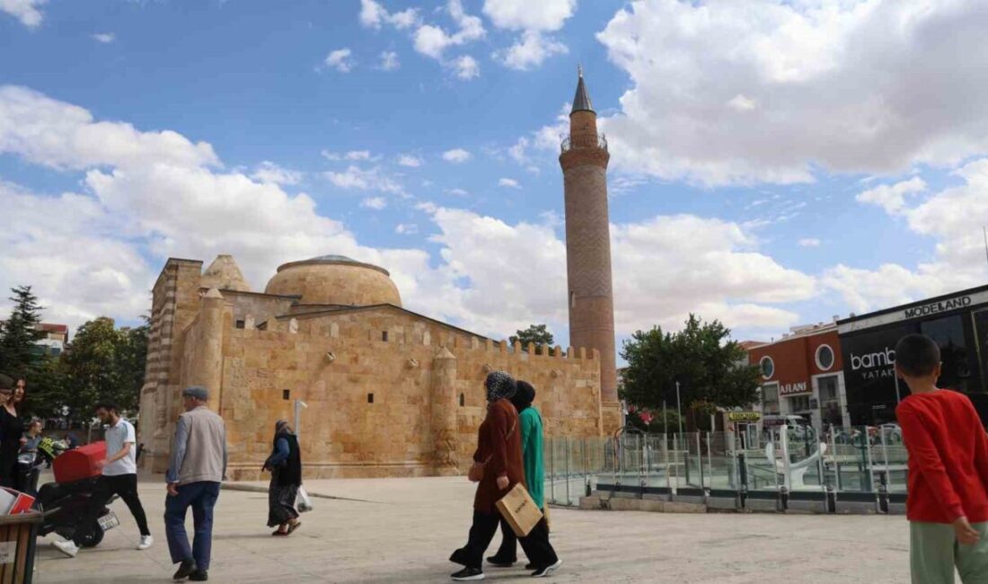  Kırşehir’de 754 yıldır ayakta duran ve iki kez restorasyon geçiren