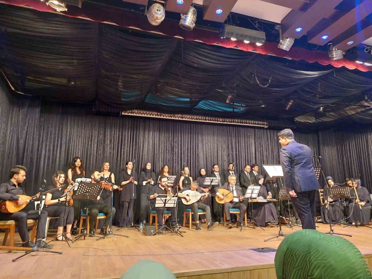 Ankara'nın Sincan Belediyesi Türk Musikisi konservatuvarı yeni yeteneklerini arıyor.