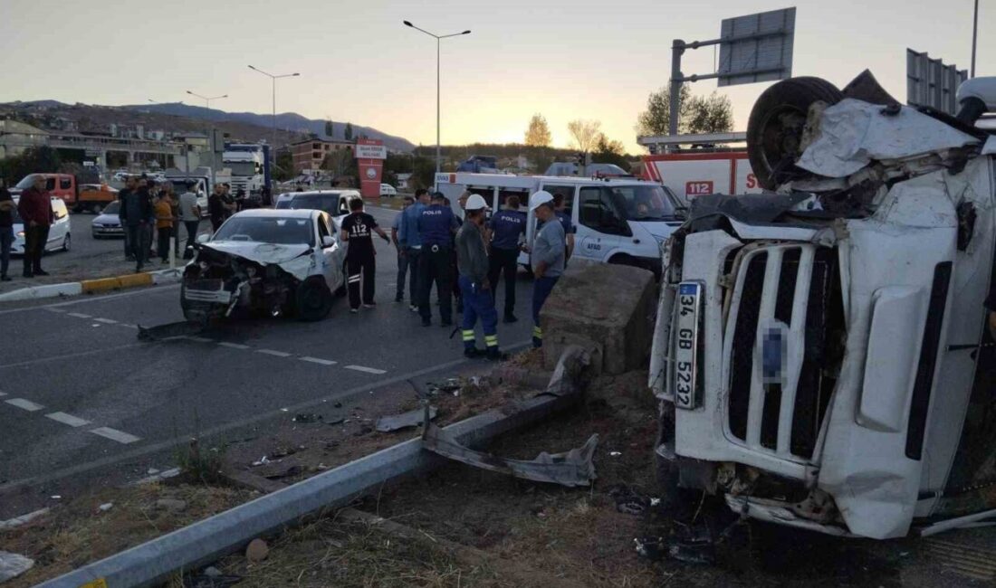 Sivas’ta fındık işçilerini taşıyan minibüs ile otomobilin çarpıştığı kazada 15