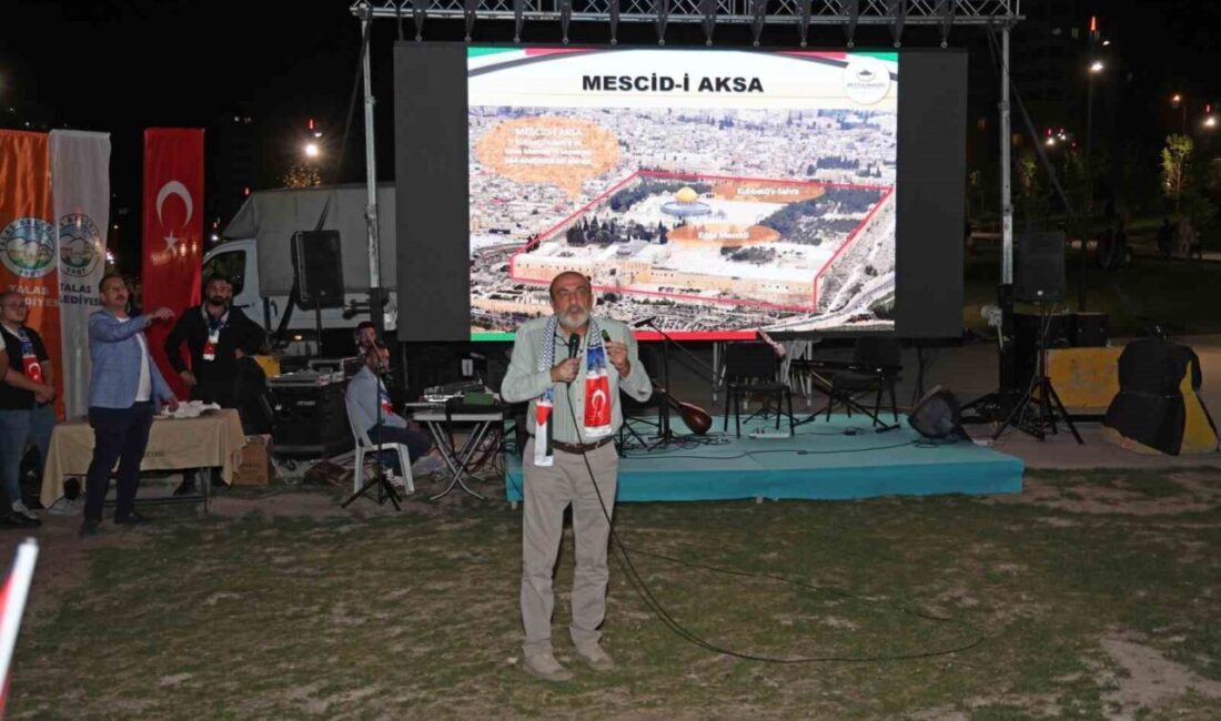 Talas Belediyesi’nin ev sahipliğinde düzenlenen ‘Vicdanın Sesi Gazze Buluşması’nda şiirler,